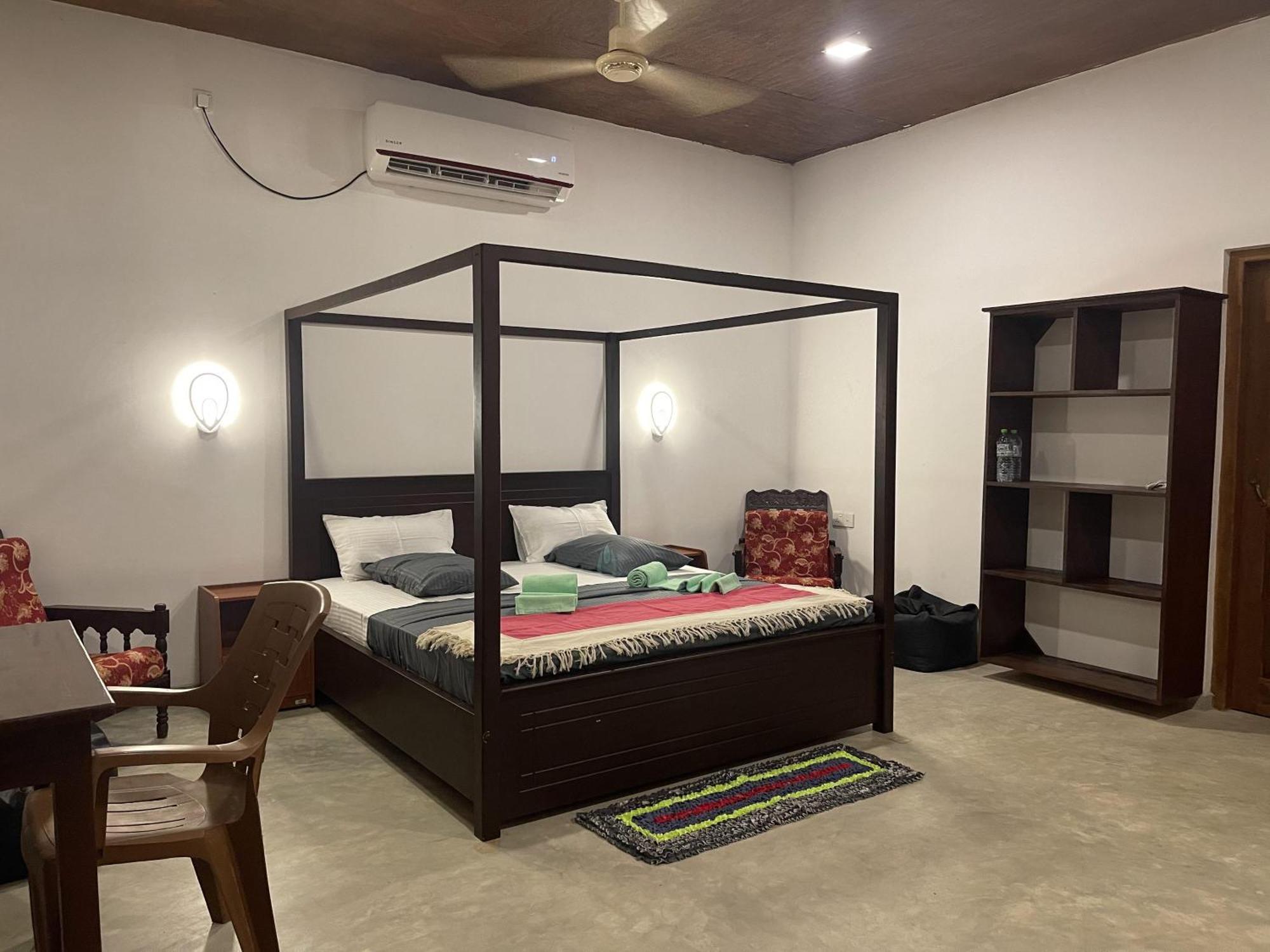 Coconut Hill Arugam Bay Hostel ภายนอก รูปภาพ