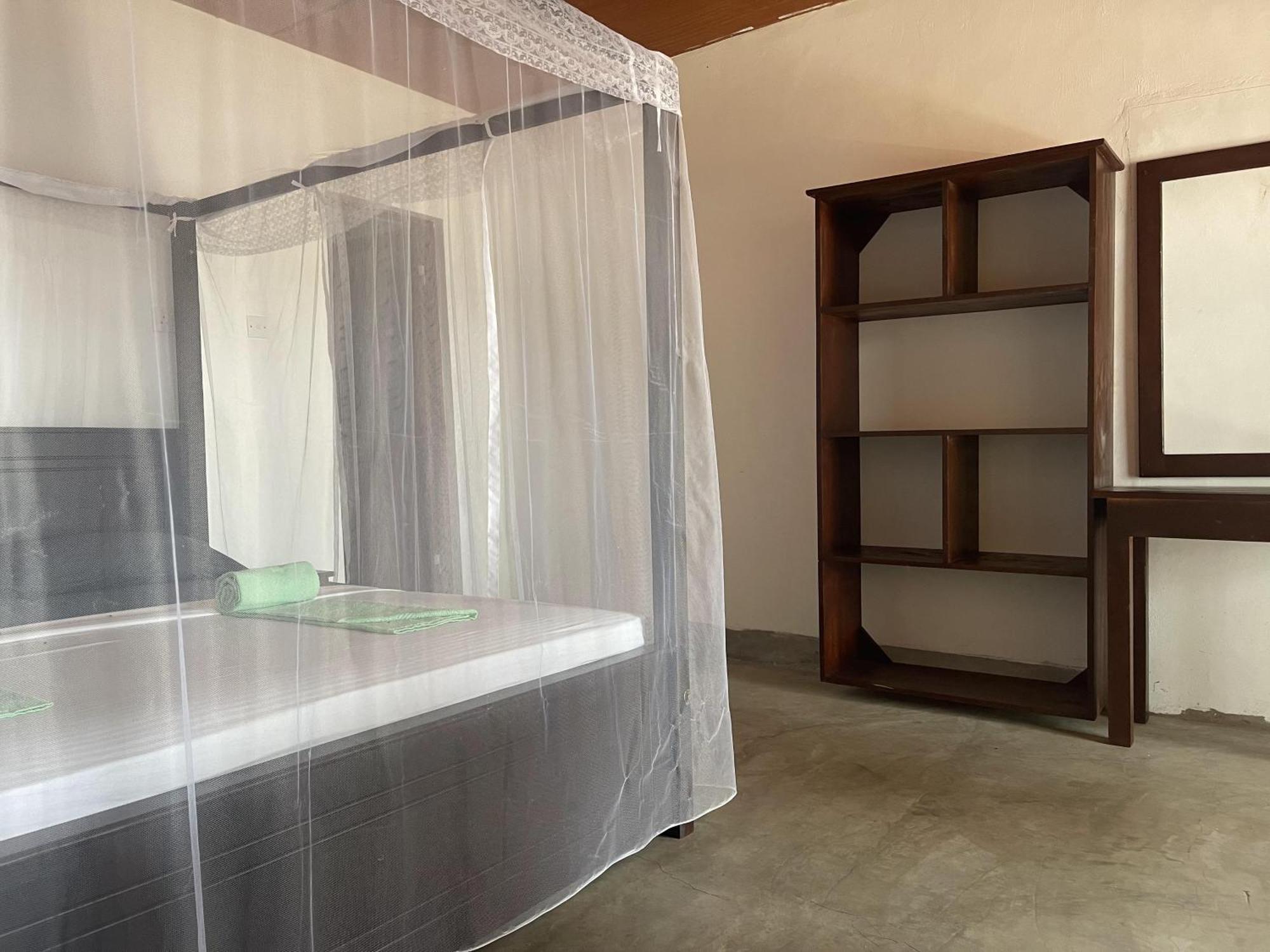 Coconut Hill Arugam Bay Hostel ภายนอก รูปภาพ