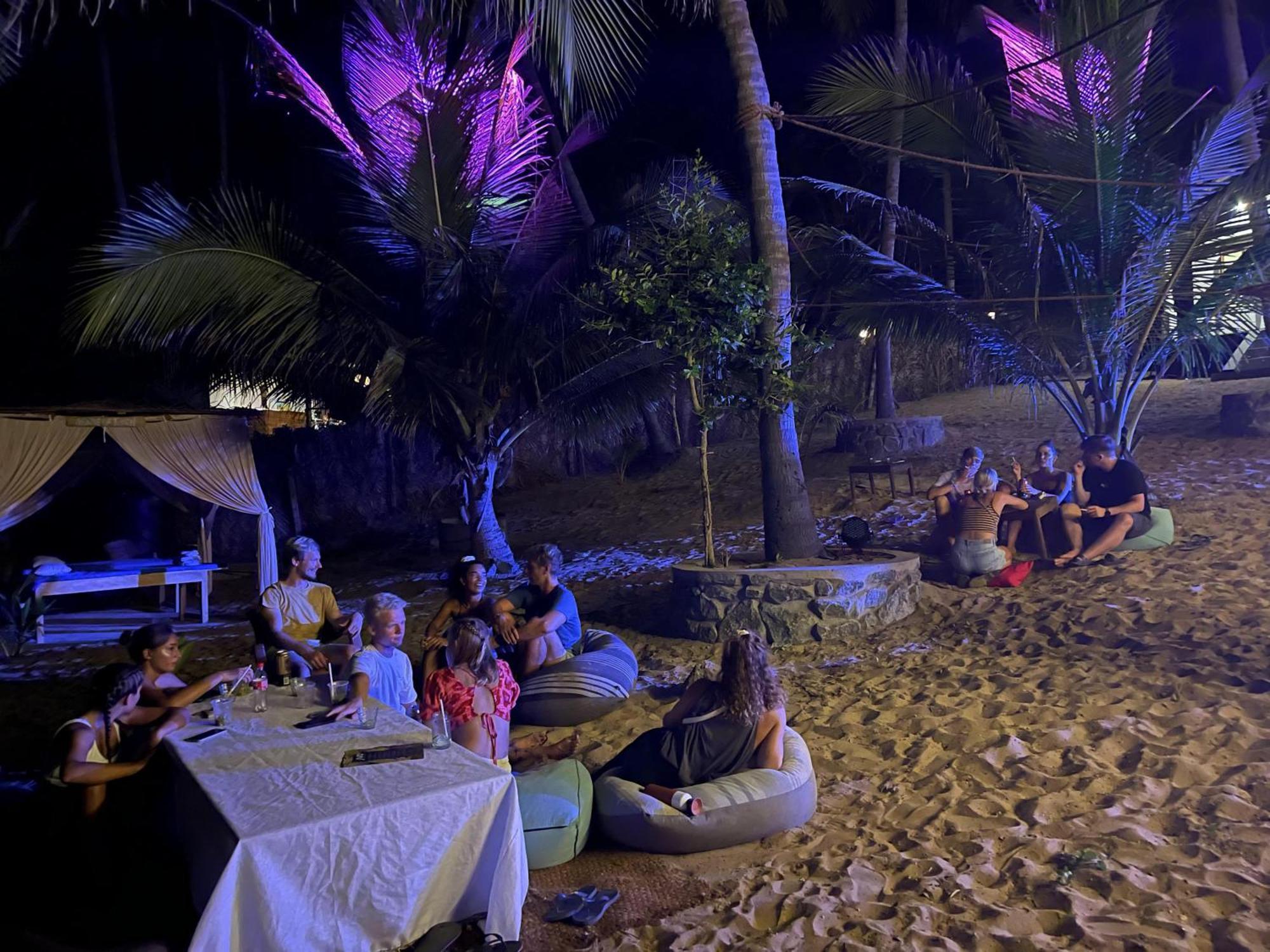 Coconut Hill Arugam Bay Hostel ภายนอก รูปภาพ