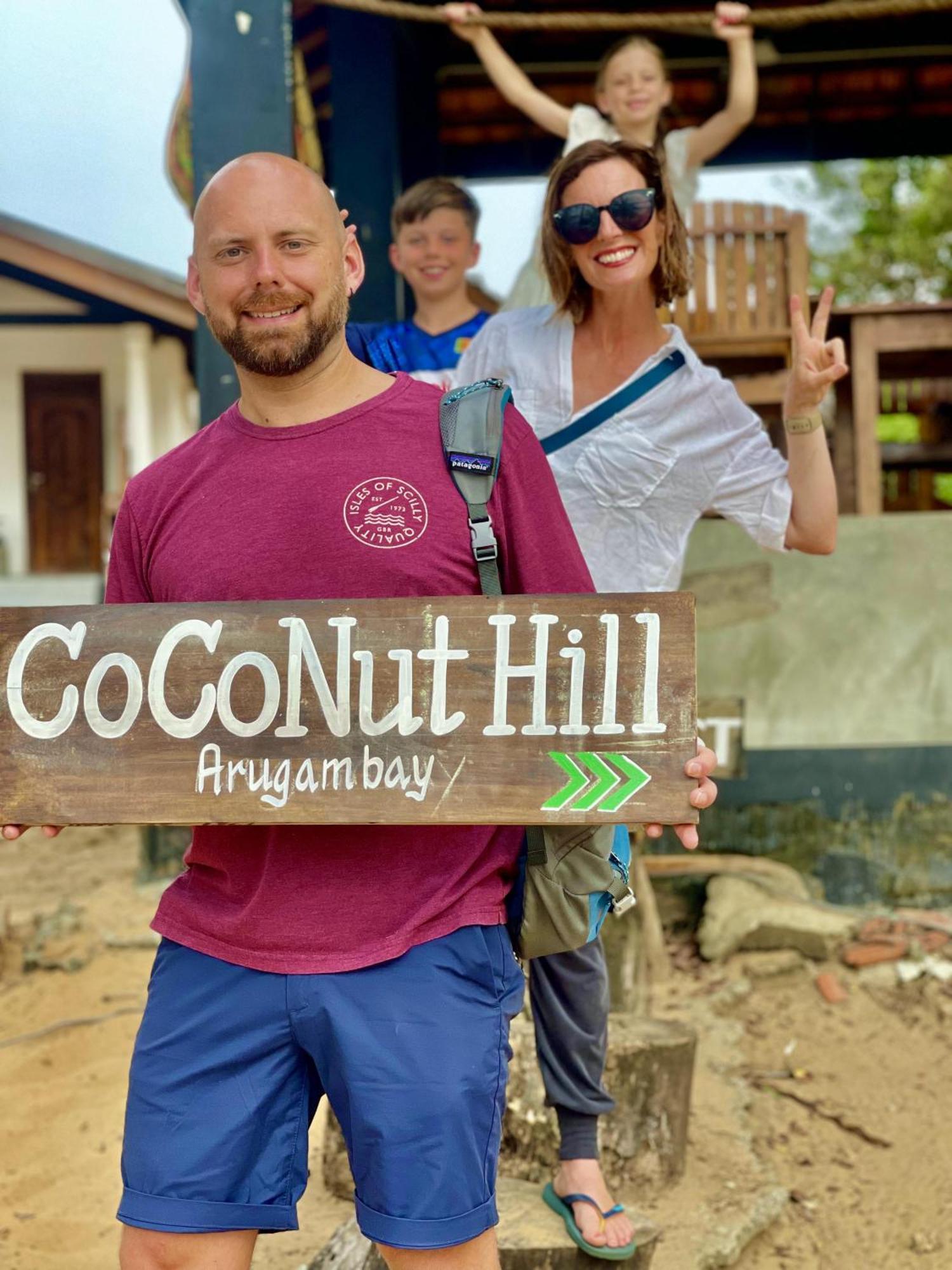 Coconut Hill Arugam Bay Hostel ภายนอก รูปภาพ