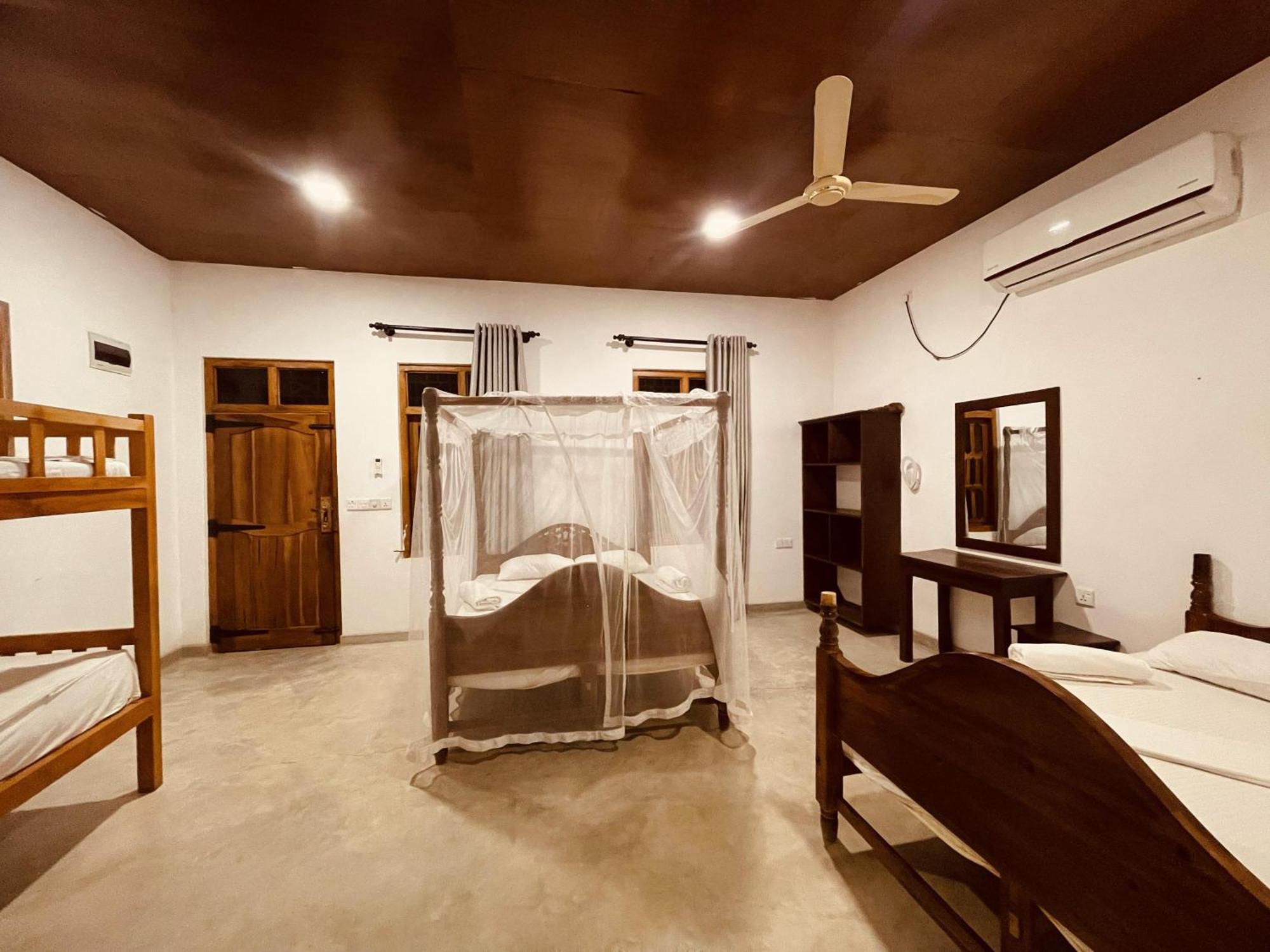 Coconut Hill Arugam Bay Hostel ภายนอก รูปภาพ