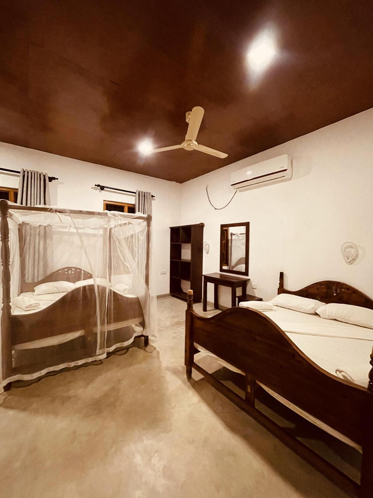 Coconut Hill Arugam Bay Hostel ภายนอก รูปภาพ