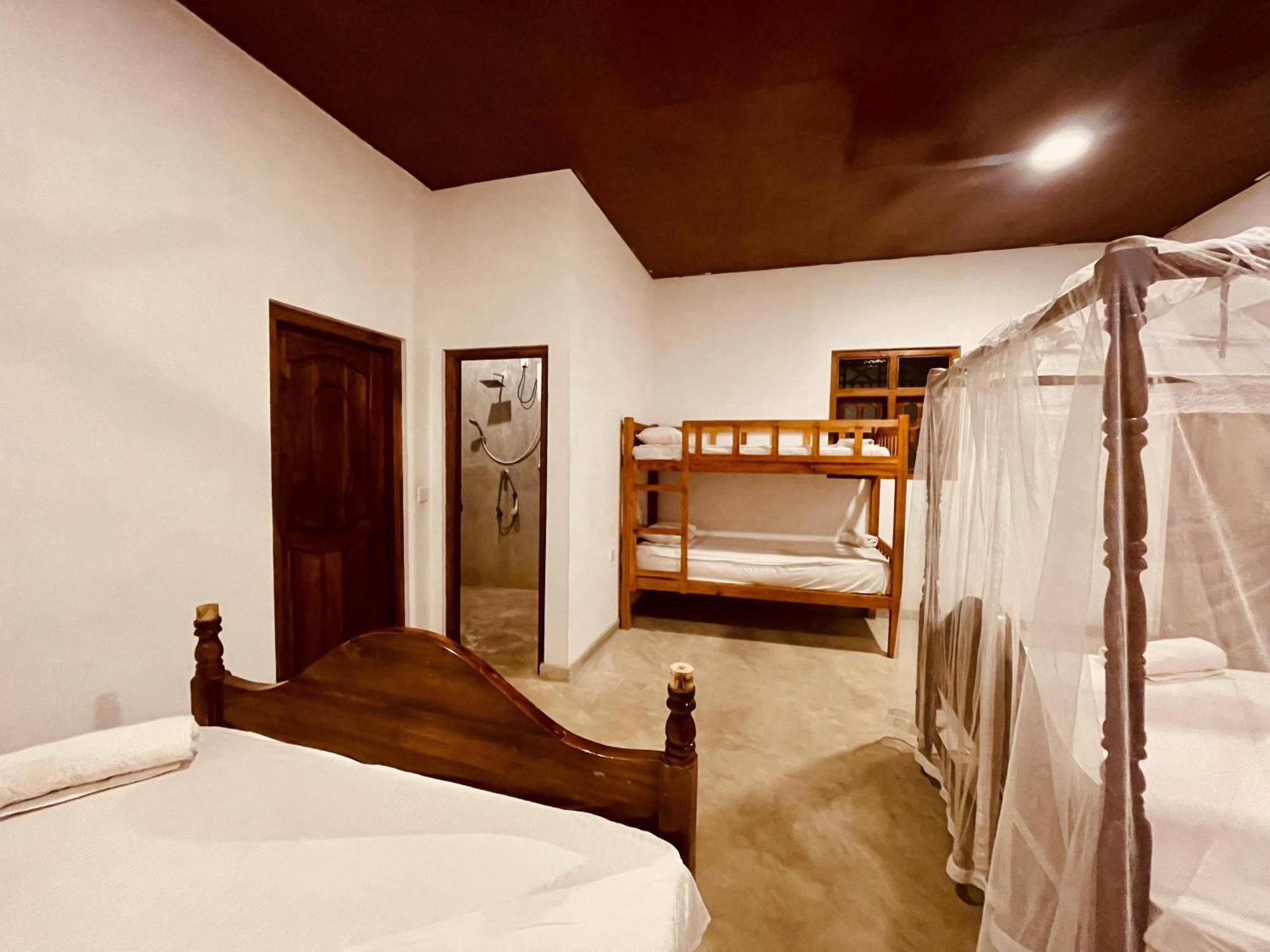 Coconut Hill Arugam Bay Hostel ภายนอก รูปภาพ