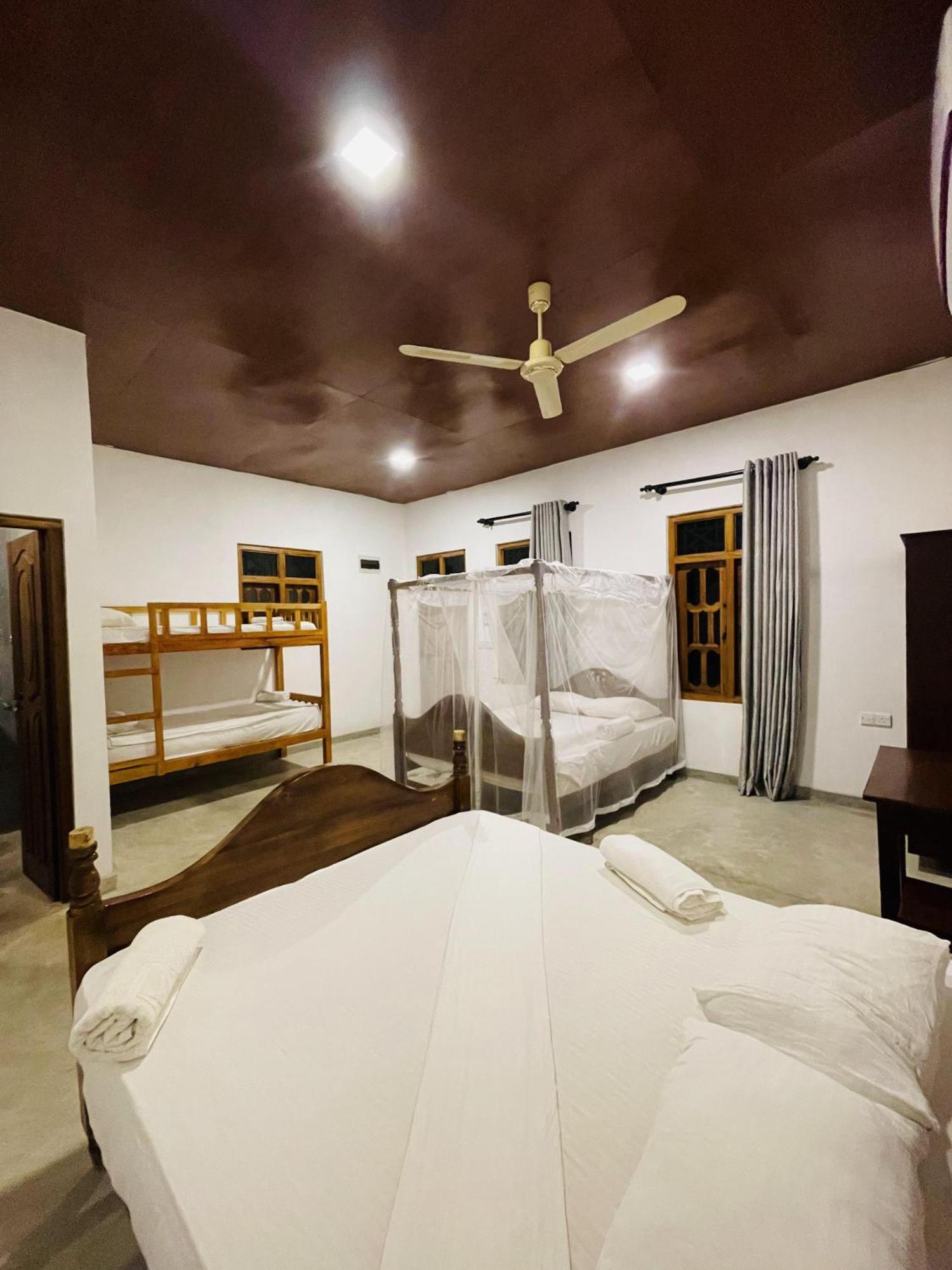 Coconut Hill Arugam Bay Hostel ภายนอก รูปภาพ