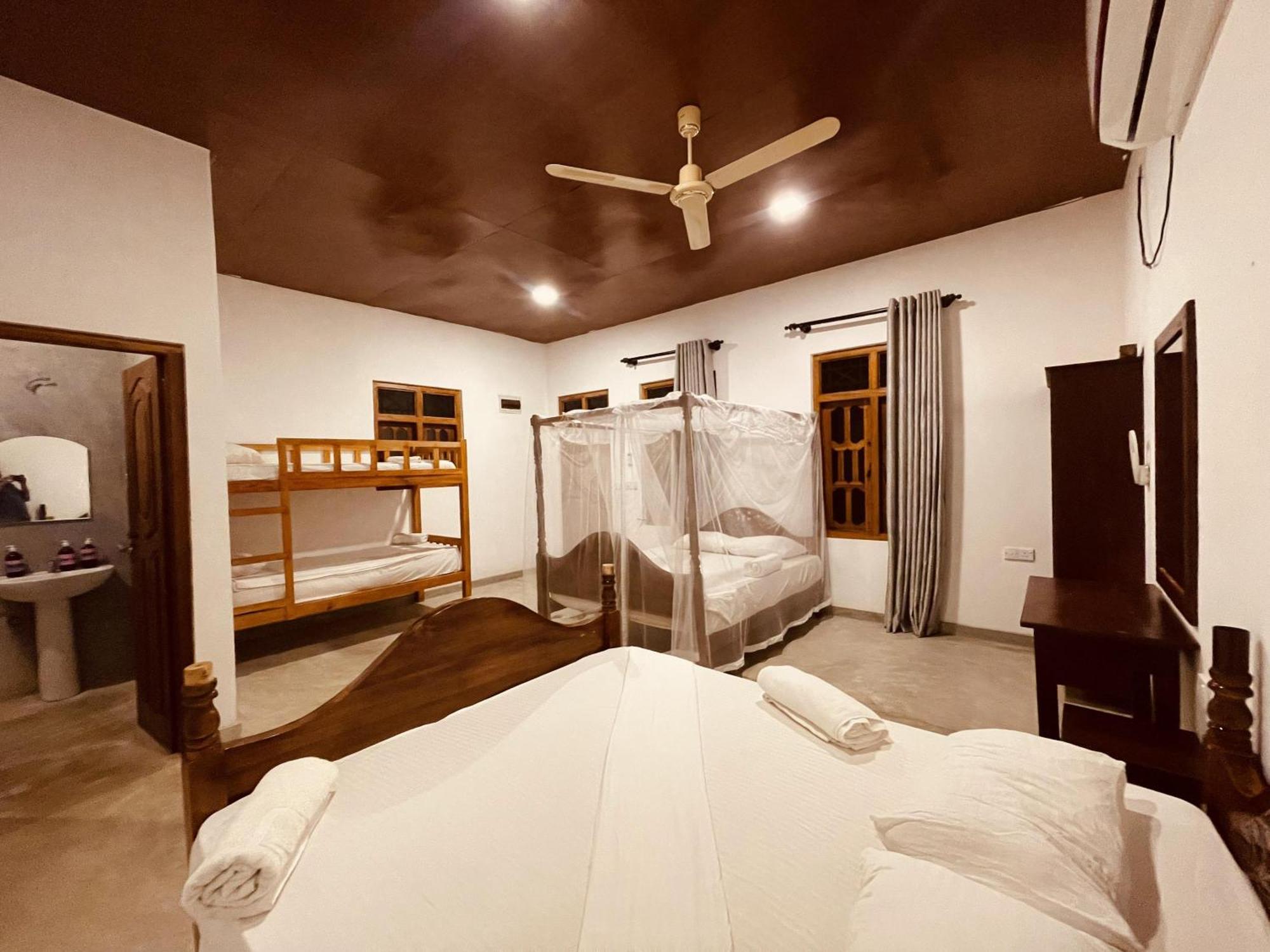 Coconut Hill Arugam Bay Hostel ภายนอก รูปภาพ