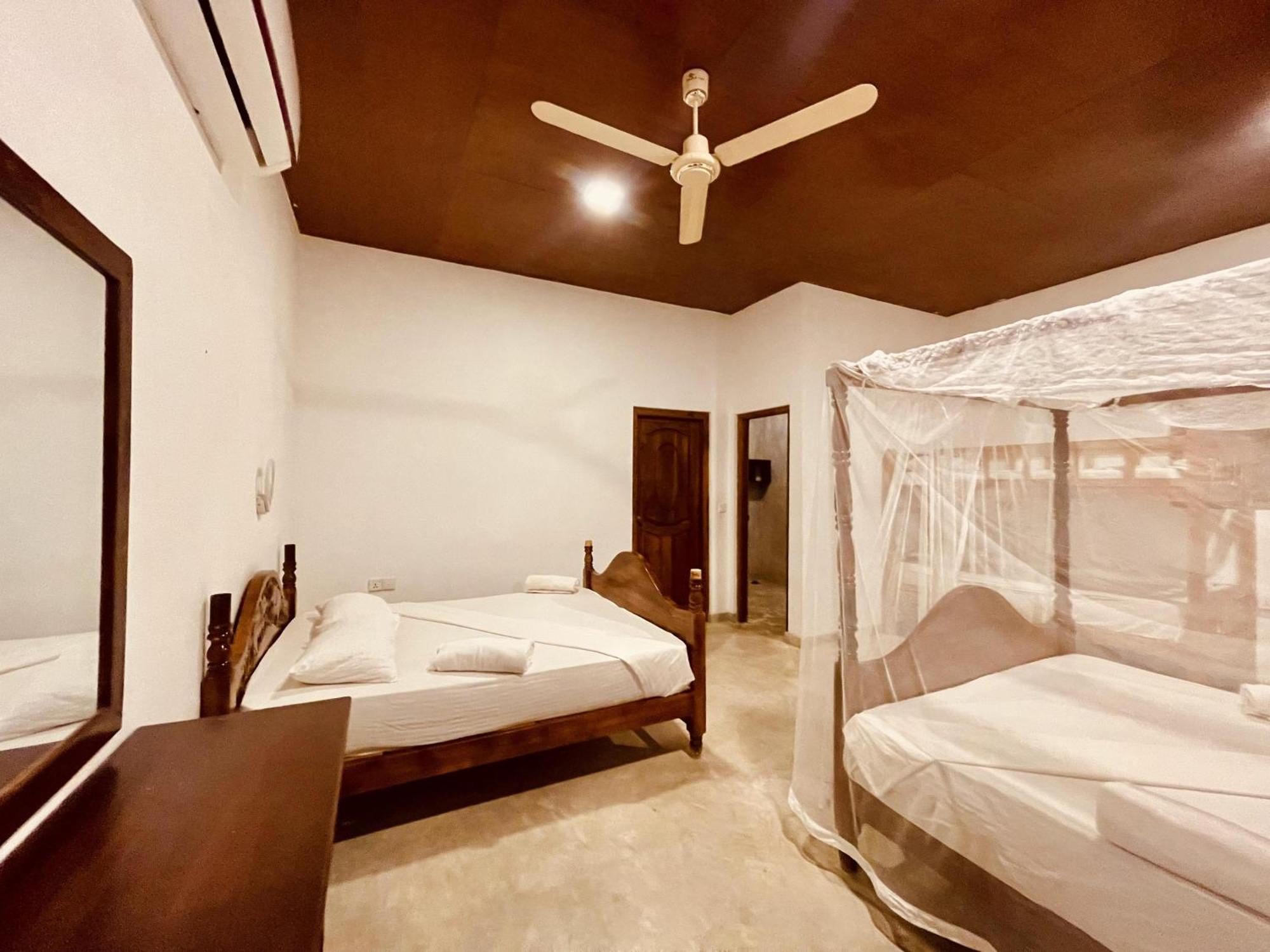 Coconut Hill Arugam Bay Hostel ภายนอก รูปภาพ