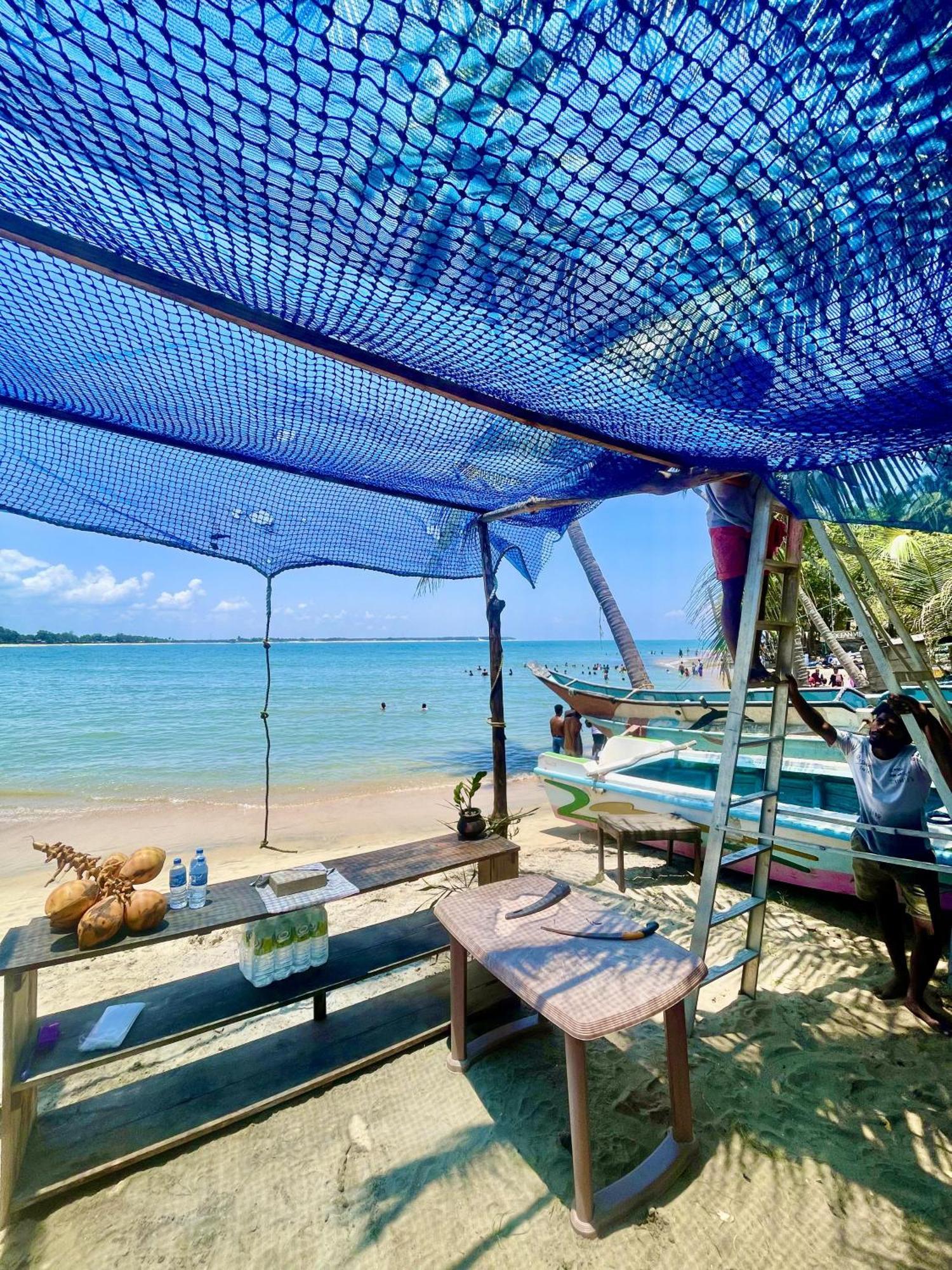 Coconut Hill Arugam Bay Hostel ภายนอก รูปภาพ