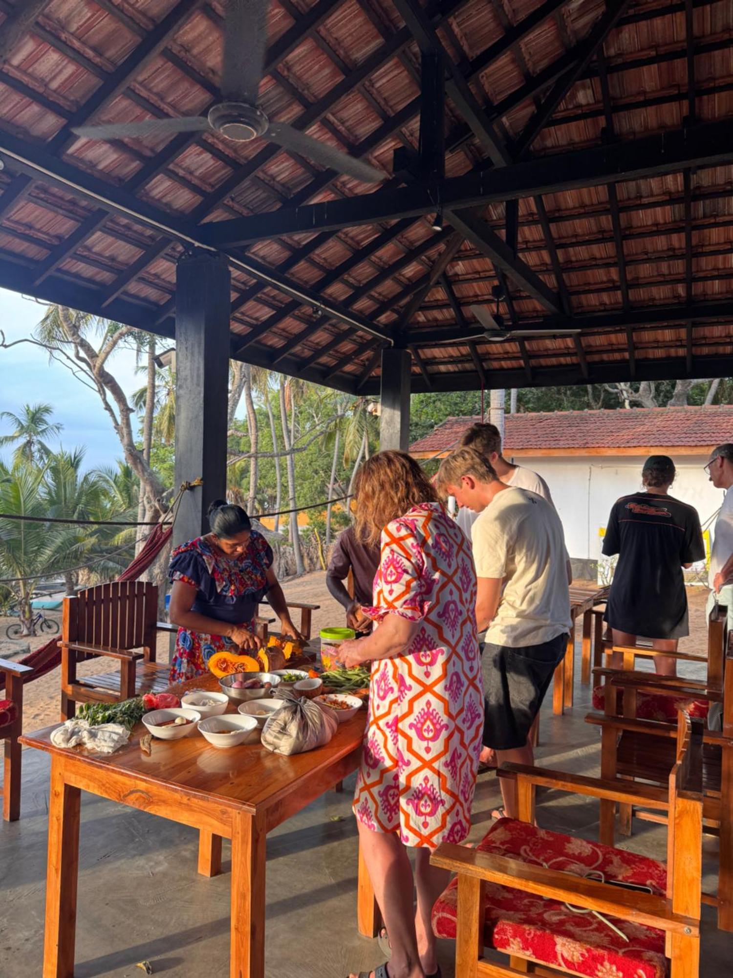 Coconut Hill Arugam Bay Hostel ภายนอก รูปภาพ